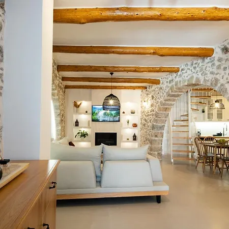 Casa de Férias Petrino Two-bedroom House In Mirthios *